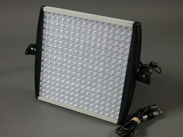 Litepanels 1x1 Astra front -stock